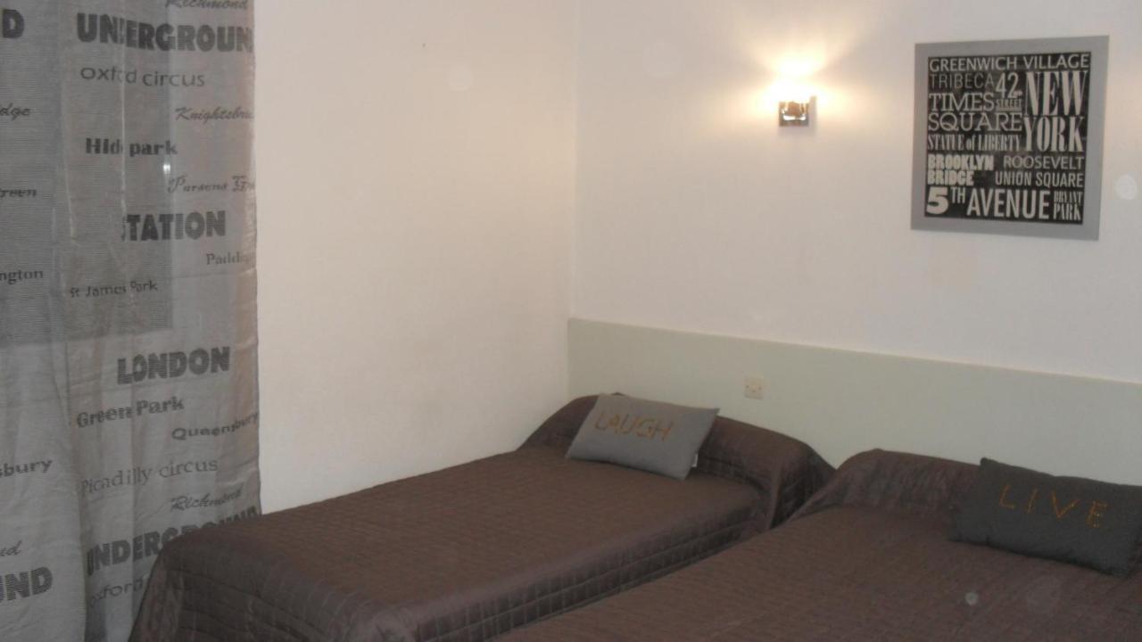 آجد Hotel Le Langue D'Oc الغرفة الصورة